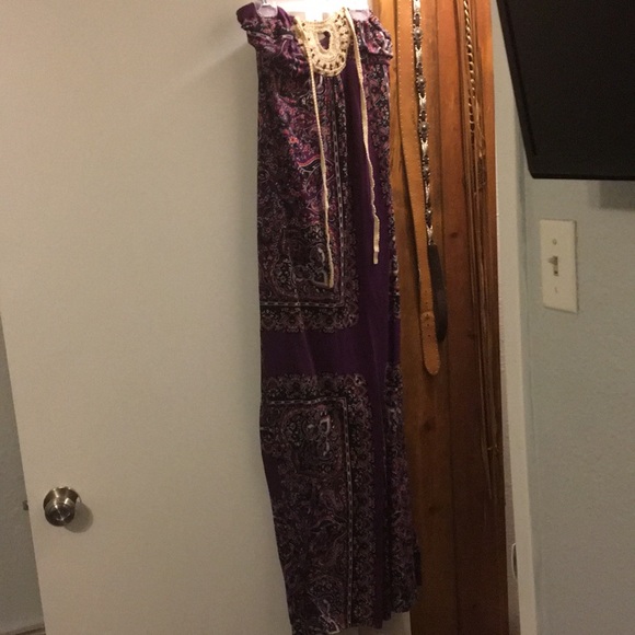 Summer dress with tie around neck! - Picture 2 of 2